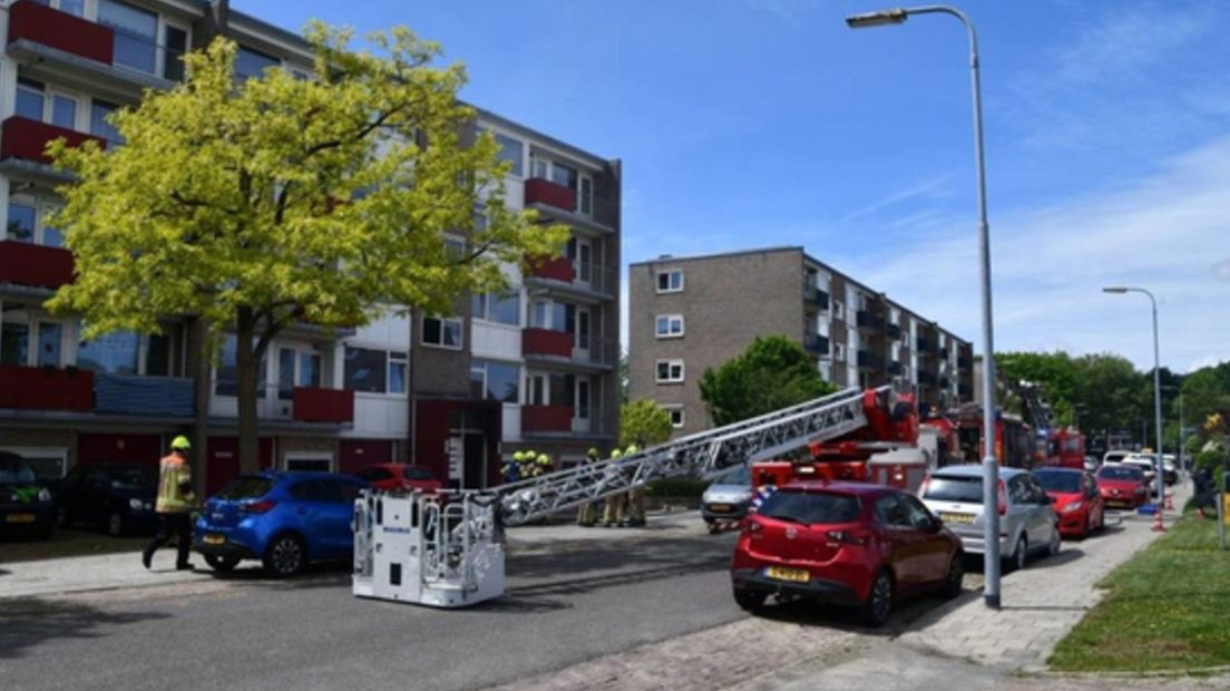 Bewoners zijn uit hun appartement aan de Valckeslotlaan geëvacueerd