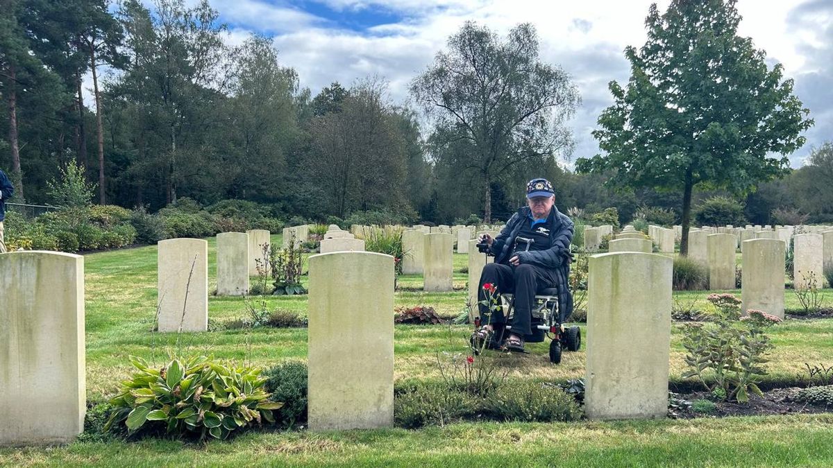 Tony verdrijft de vijand uit Oostburg, Overijssel en het Duitse Oldenburg: 