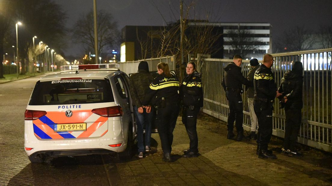 Op de Utrechtse Europalaan werden kort na het ingaan van de avondklok drie mannen aangehouden.