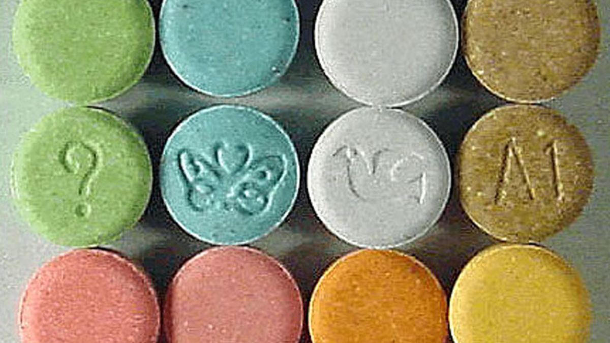 Politie vindt drugs en vuurwapen in woning Rotterdam-Overschie