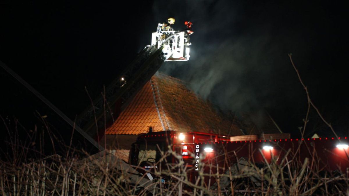 Brand op bovenverdieping boerderij in Beckum