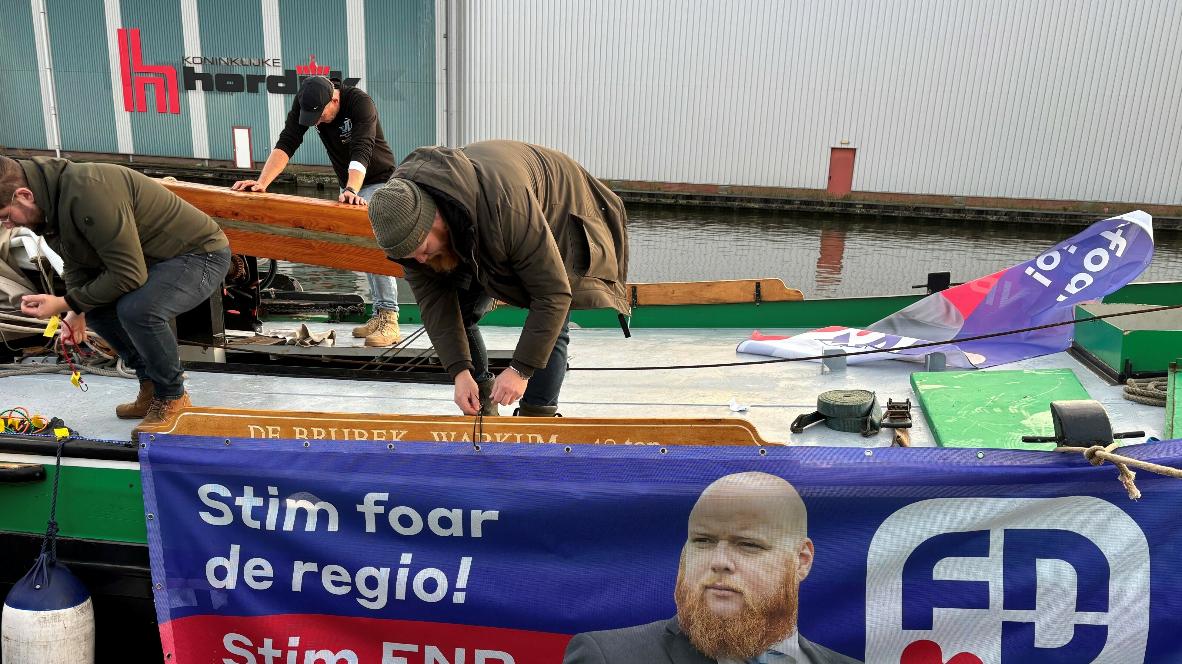 Soepboer komt met verkiezingsstunt: FNP vaart met een skûtsje Den Haag in