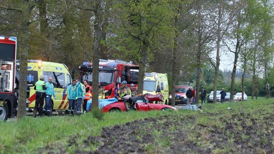112 Nieuws: Containerbrand in Scheerwolde | Traumahelikopter ingezet bij ongeluk in Notter. 112 Nieuws: Containerbrand in Scheerwolde | Traumahelikopter ingezet bij ongeluk in Notter.