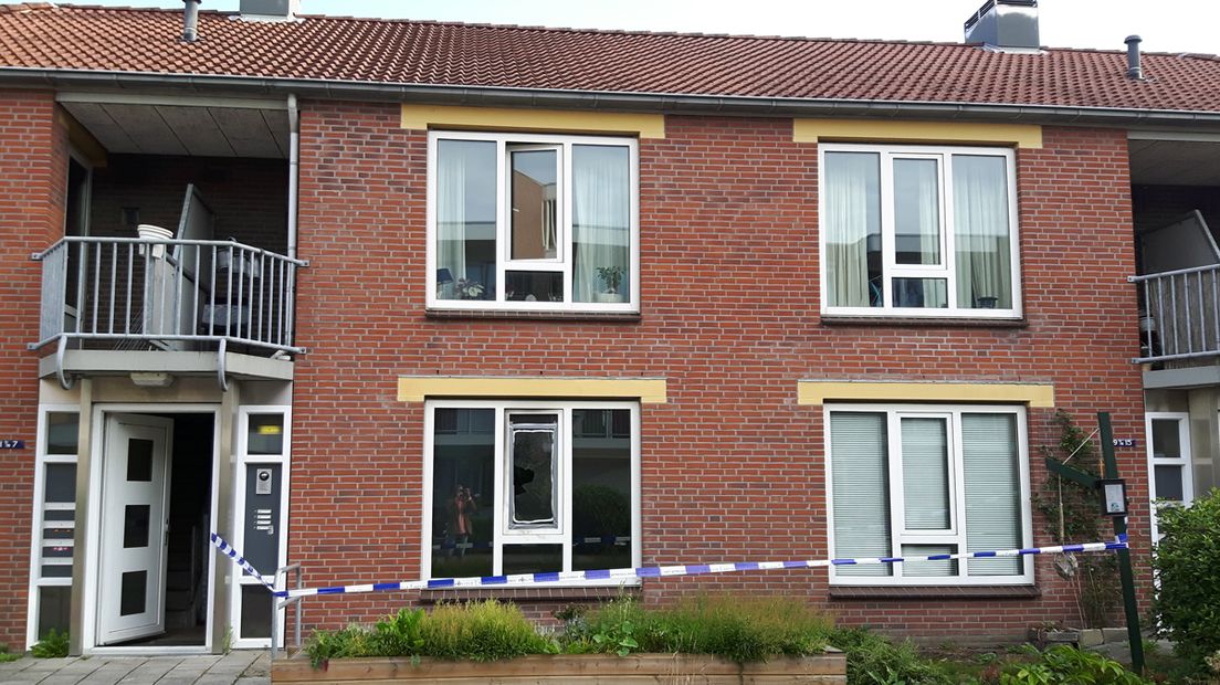 De woning is met linten afgezet (Rechten: RTV Drenthe)