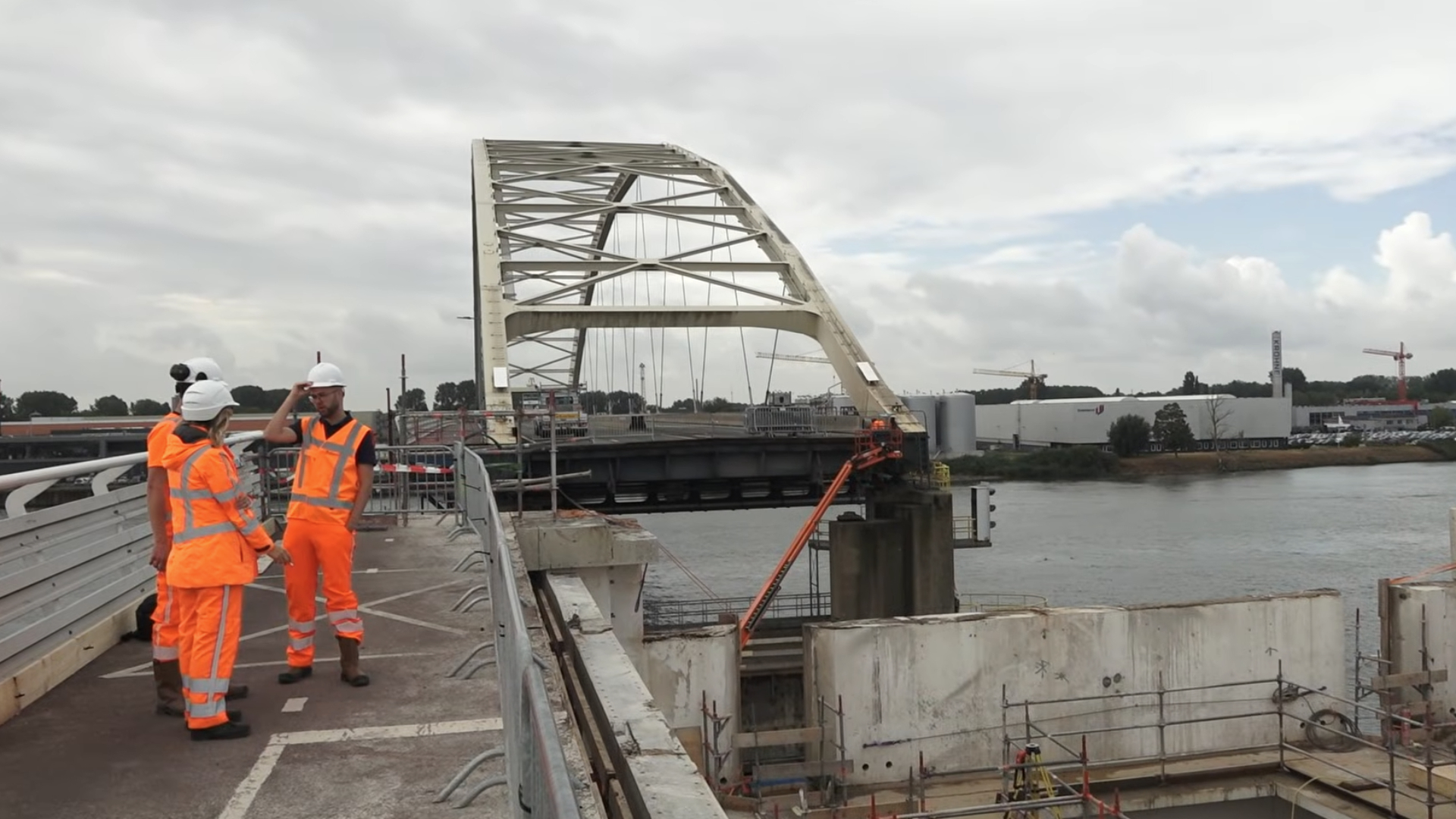 Werkzaamheden aan de Papendrechtsebrug.