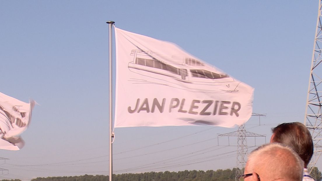 De Jan Plezier vertrekt uit Meppel (Rechten: Jeppe Oostenga/RTV Drenthe)