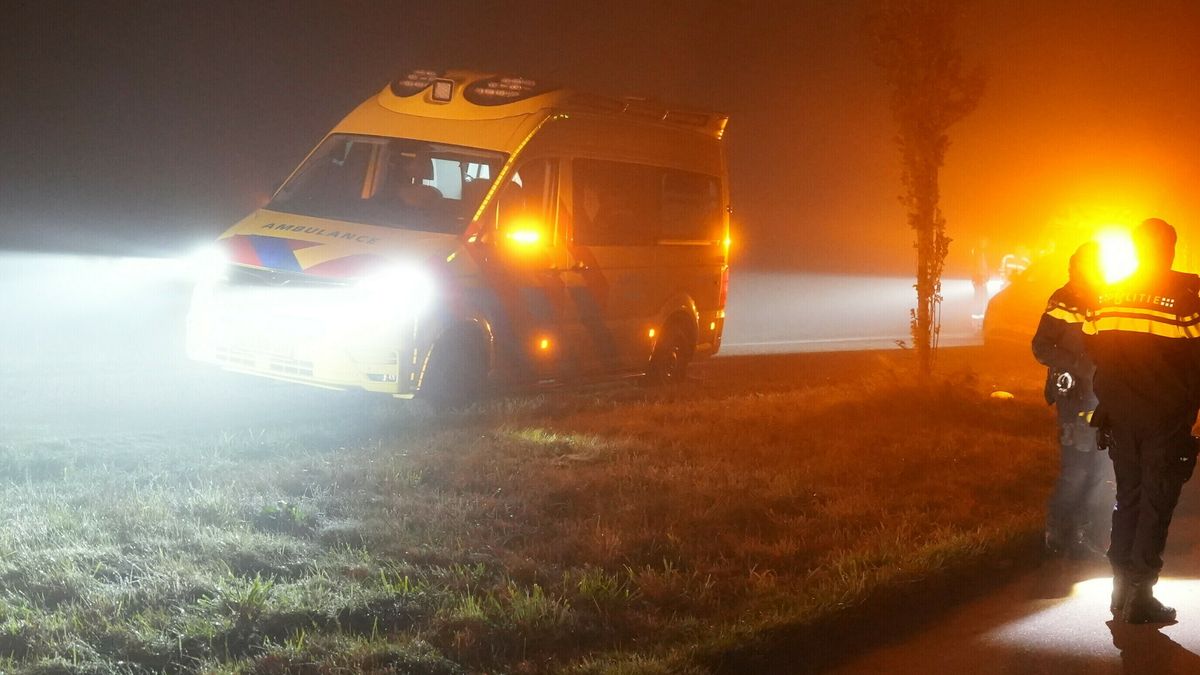 Drie gewonden bij ongeluk met scooters in mistig Nijeveen
