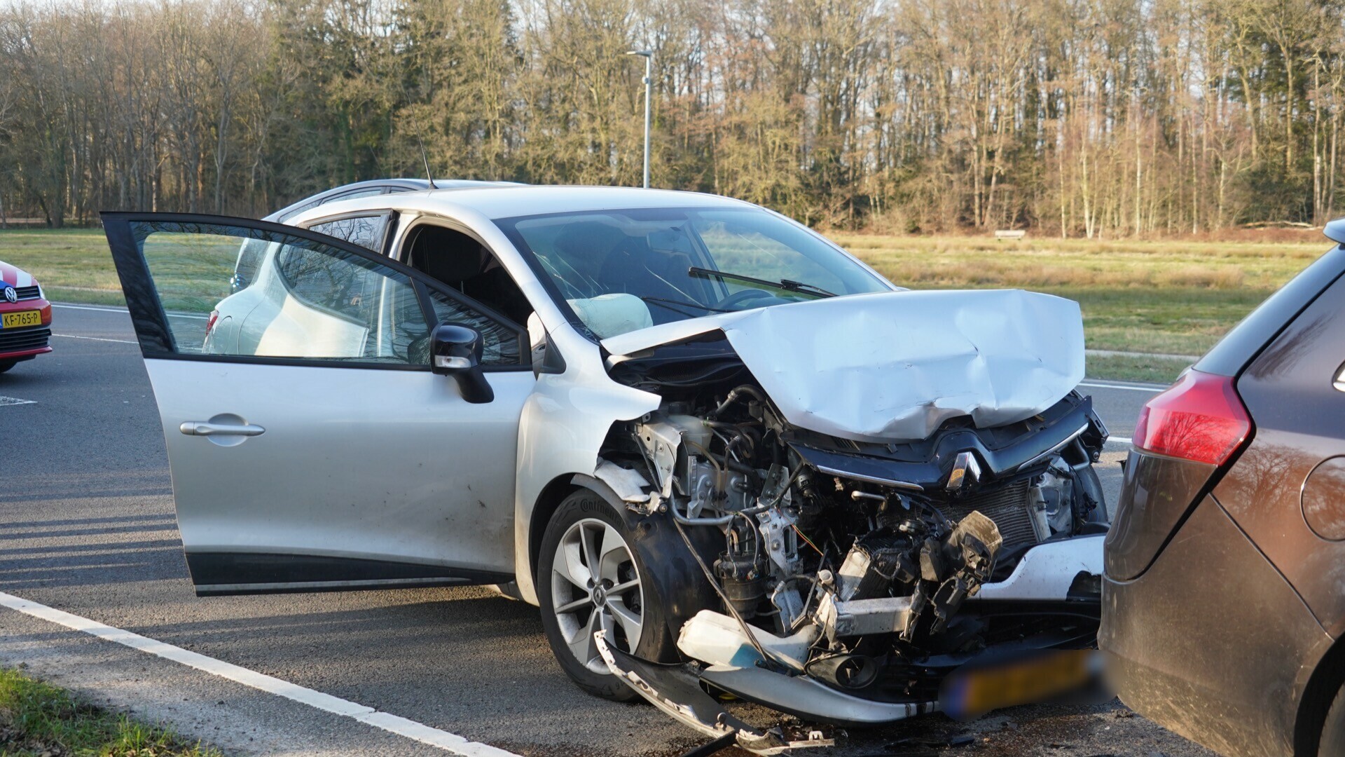 Auto's op elkaar gebotst in Assen, inzittende gewond