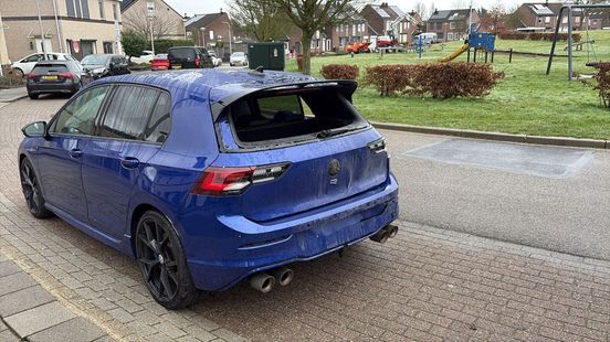 Explosie bij woning in Eygelshoven: geen gewonden, meerdere auto’s beschadigd Nieuws