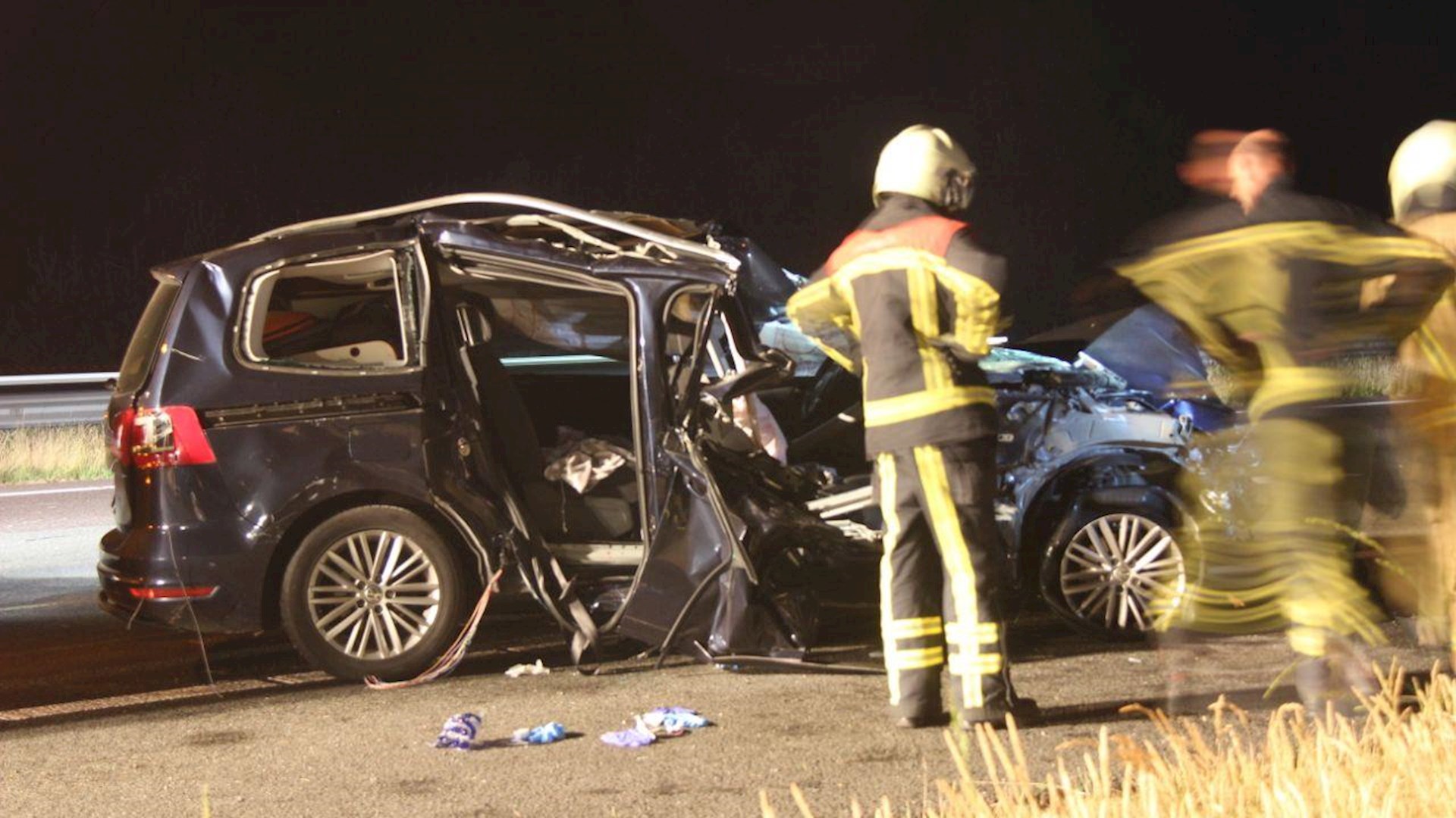 Personenauto Botst Achterop Vrachtwagen Op De A1 Bij Holten - RTV Oost