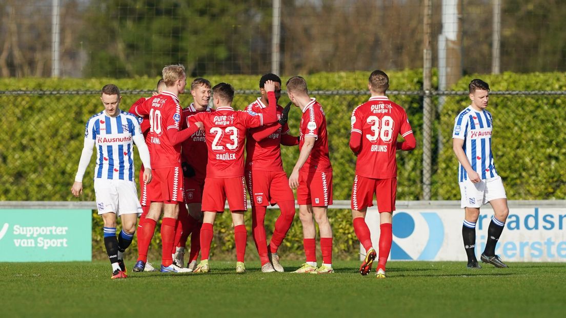 Gijs Smal opende nog wel de score in Heerenveen, maar Twente verliest wel