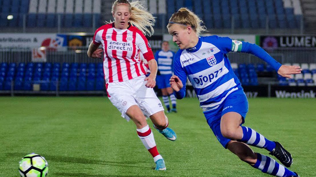 Esmée de Graaf, hier in het tenue van PEC Zwolle, begon als basisklant in het duel