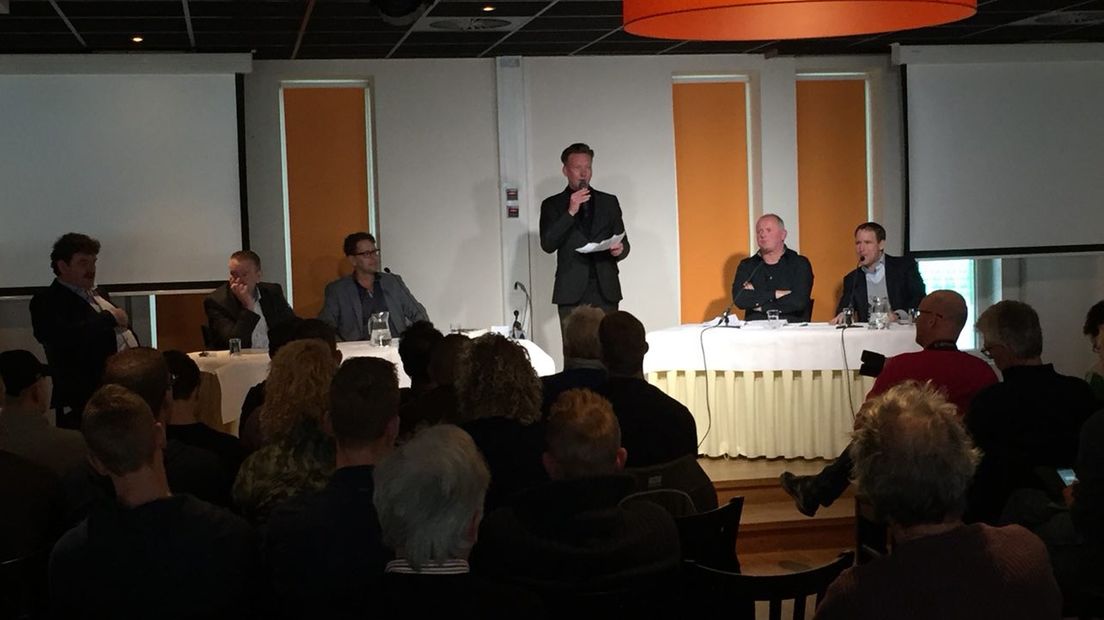 Het panel onder leiding van dagvoorzitter Tjeerd van Dekken