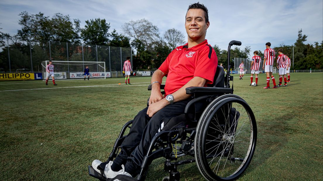 Dennis is trainer van de JO19-2 van SV Den Hoorn
