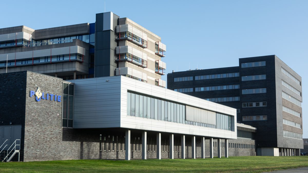 Telefoondief aangehouden op politiebureau in Leeuwarden