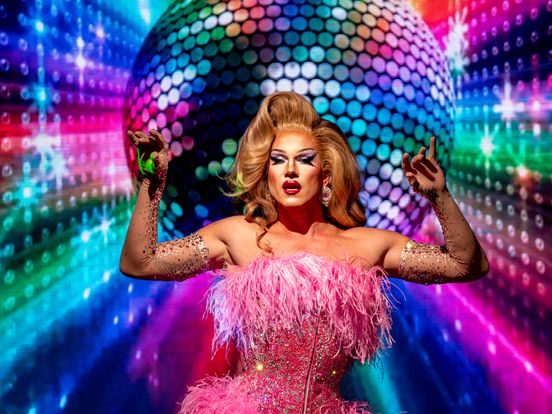 Bekende Drenten pakken uit tijdens Dragqueen Show Westerbork: 'Een daverend succes'