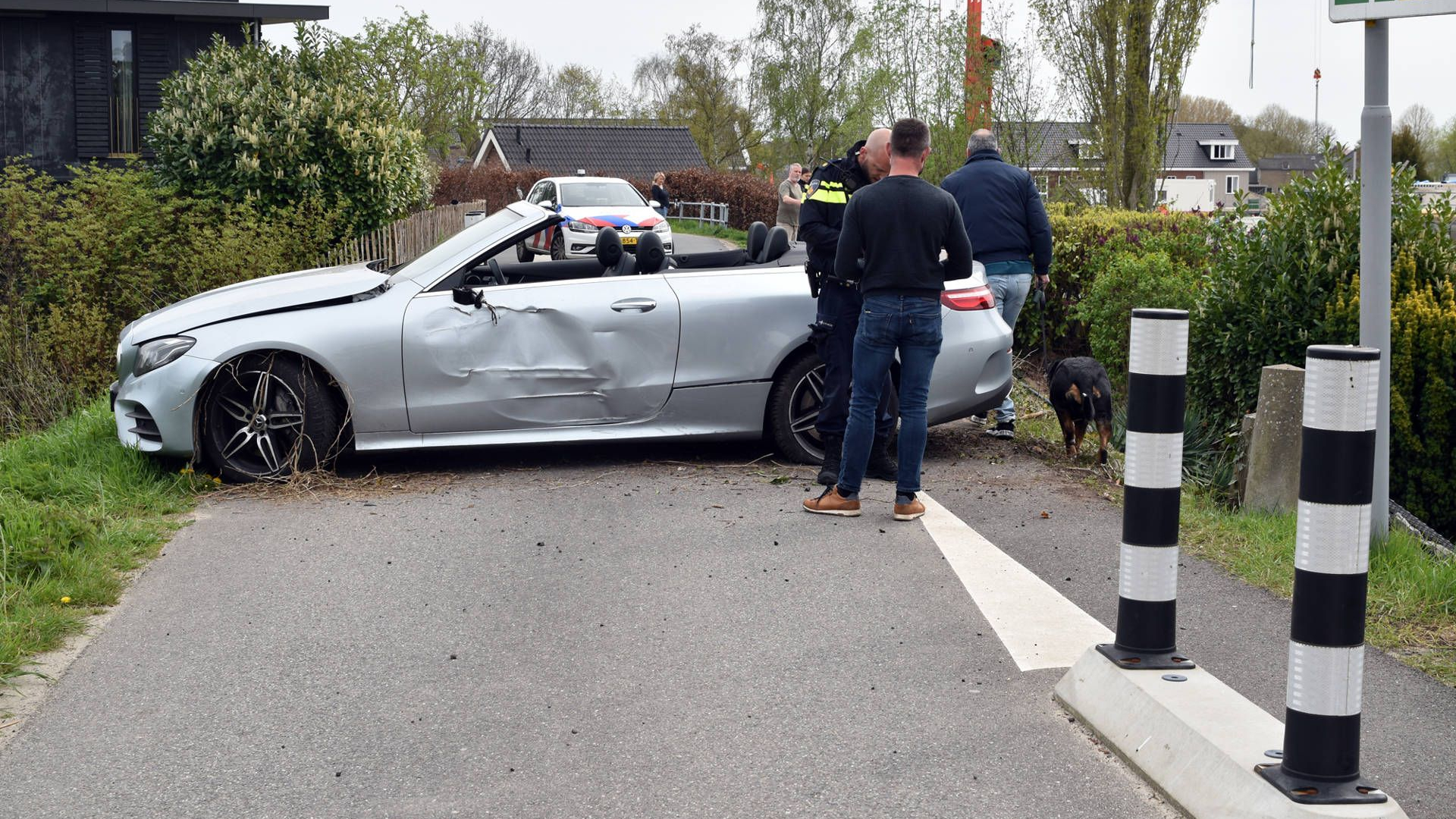 Dronken automobilist vliegt uit de bocht