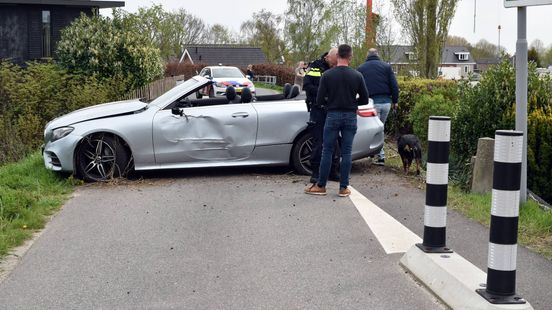 Dronken automobilist vliegt uit de bocht