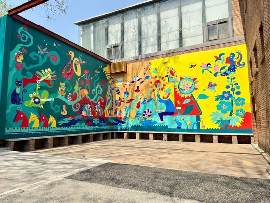 Controversiële Groningse muurschildering van Toyisten krijgt tweeling op Chinese muur