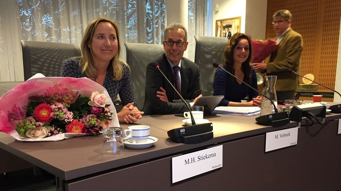 Stiekema (links) met overige wethouders
