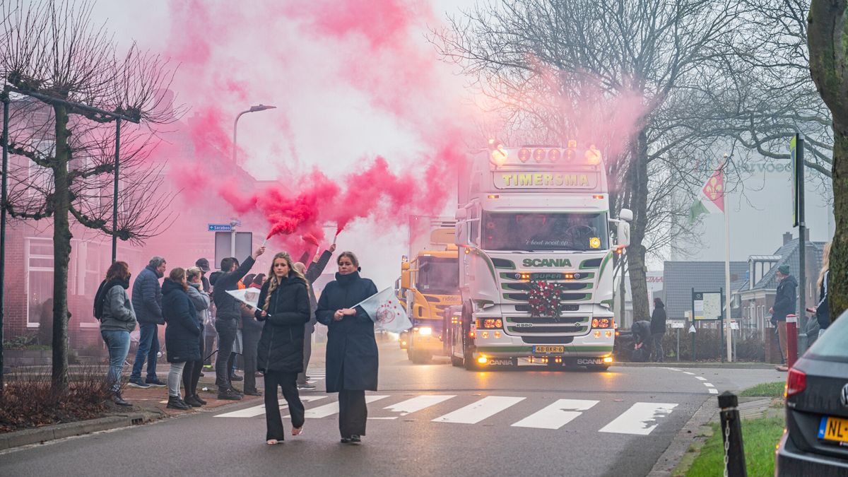 Meer dan honderd vrachtwagens door Stroobos om Appie (11) de laatste eer te bewijzen