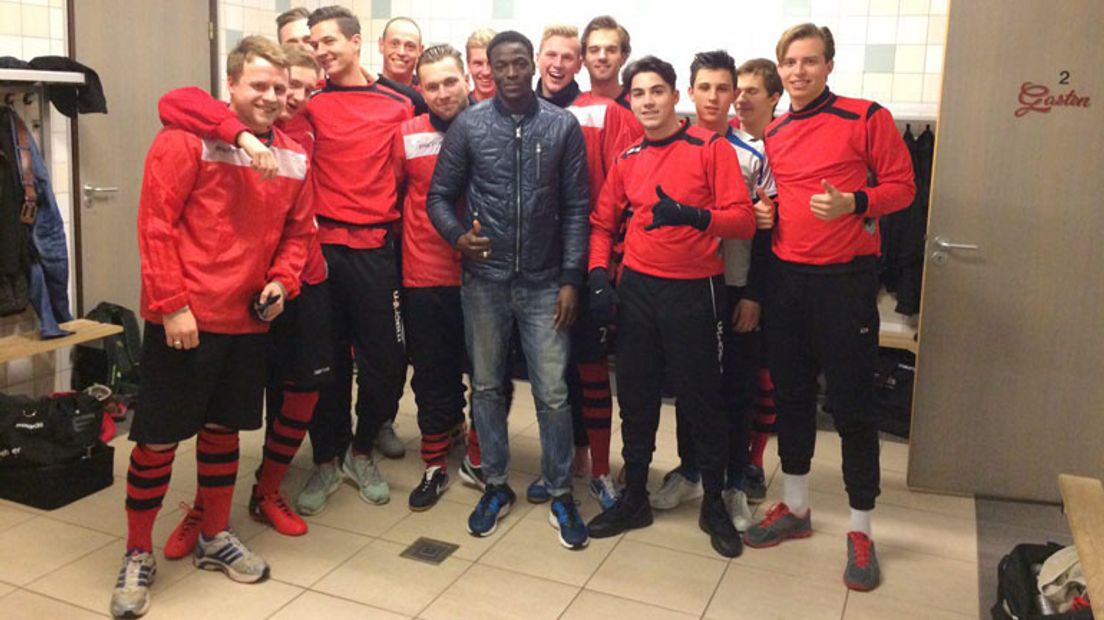Rachid ging vanavond bij zijn team langs (Rechten: RTV Drenthe / Marjolein Knol)