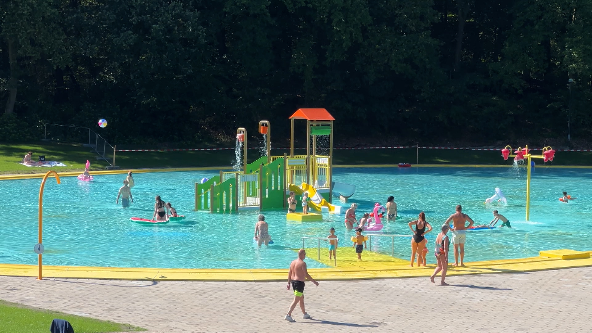 Zorgen over toekomst SRO-zwembaden breiden zich uit