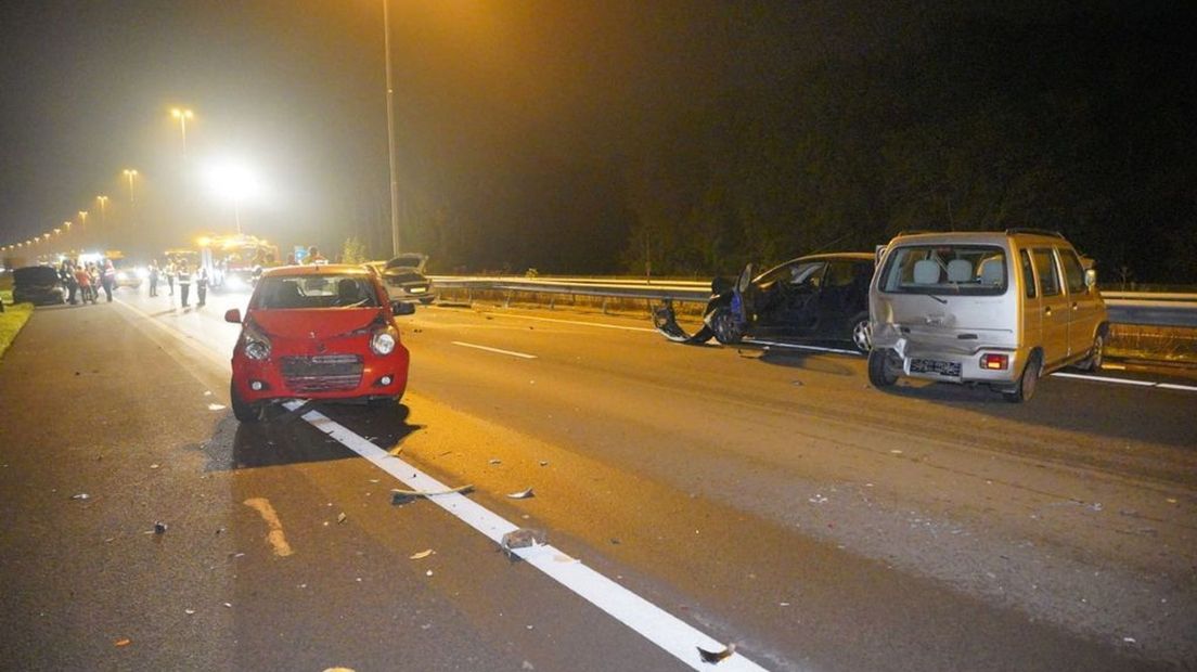 De auto's na de aanrijding op de A73.