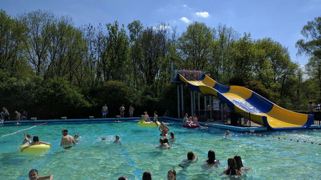 Zwembad Ruinen ontvangt 100.000 euro van de gemeente voor een nieuw bad (Rechten: RTV Drenthe/Arie Meijer)