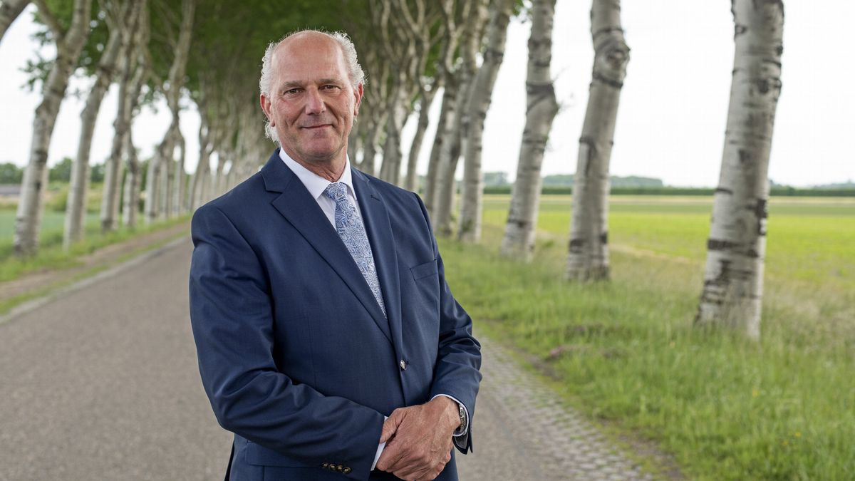 Wethouder Adrie van der Maas stopt na 24 jaar als wethouder van Noord-Beveland: 'Het was een eer'