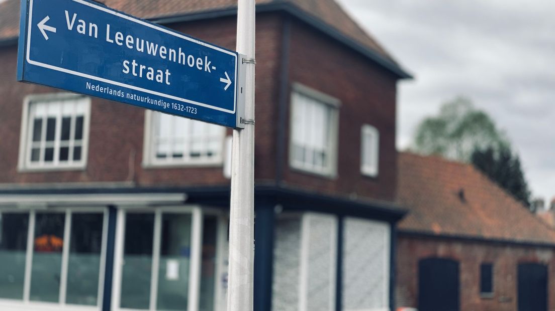 Het pand aan de Van Leeuwenhoekstraat waar zich de viervoudige moord afspeelde.