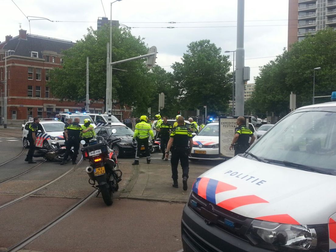 Politie lost schoten op de Slaak