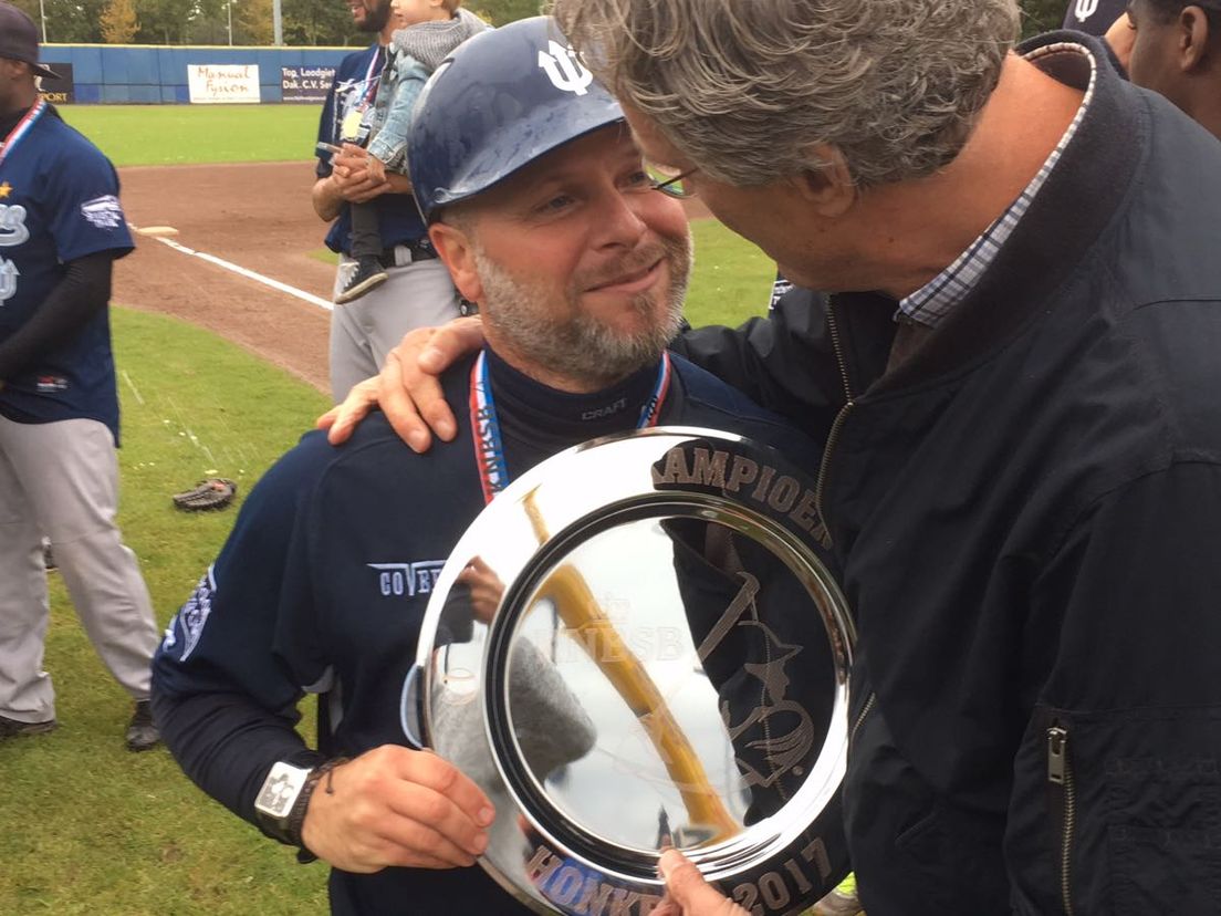 Coach Ronald Jaarsma na het behaalde kampioenschap