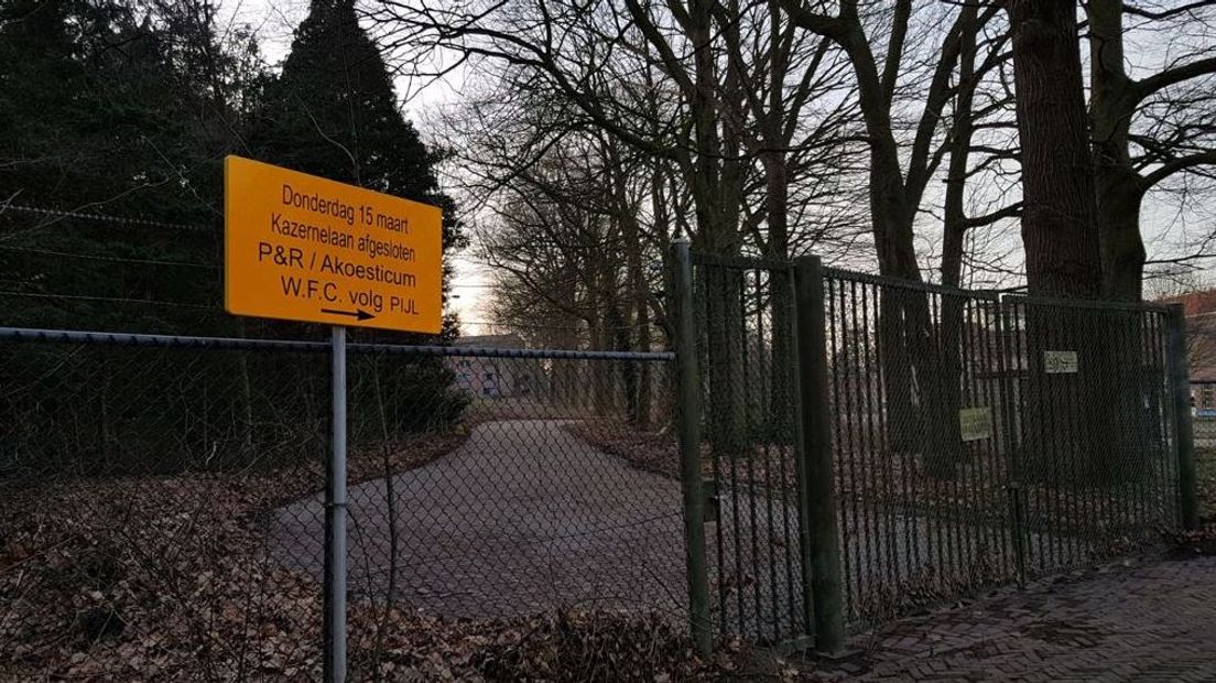 Een oude vliegtuigbom op het terrein van de Mauritskazerne in Ede wordt vandaag ontmanteld. De gemeente heeft diverse omleidingen ingesteld en bepaalde gebieden worden tijdelijk ontruimd.