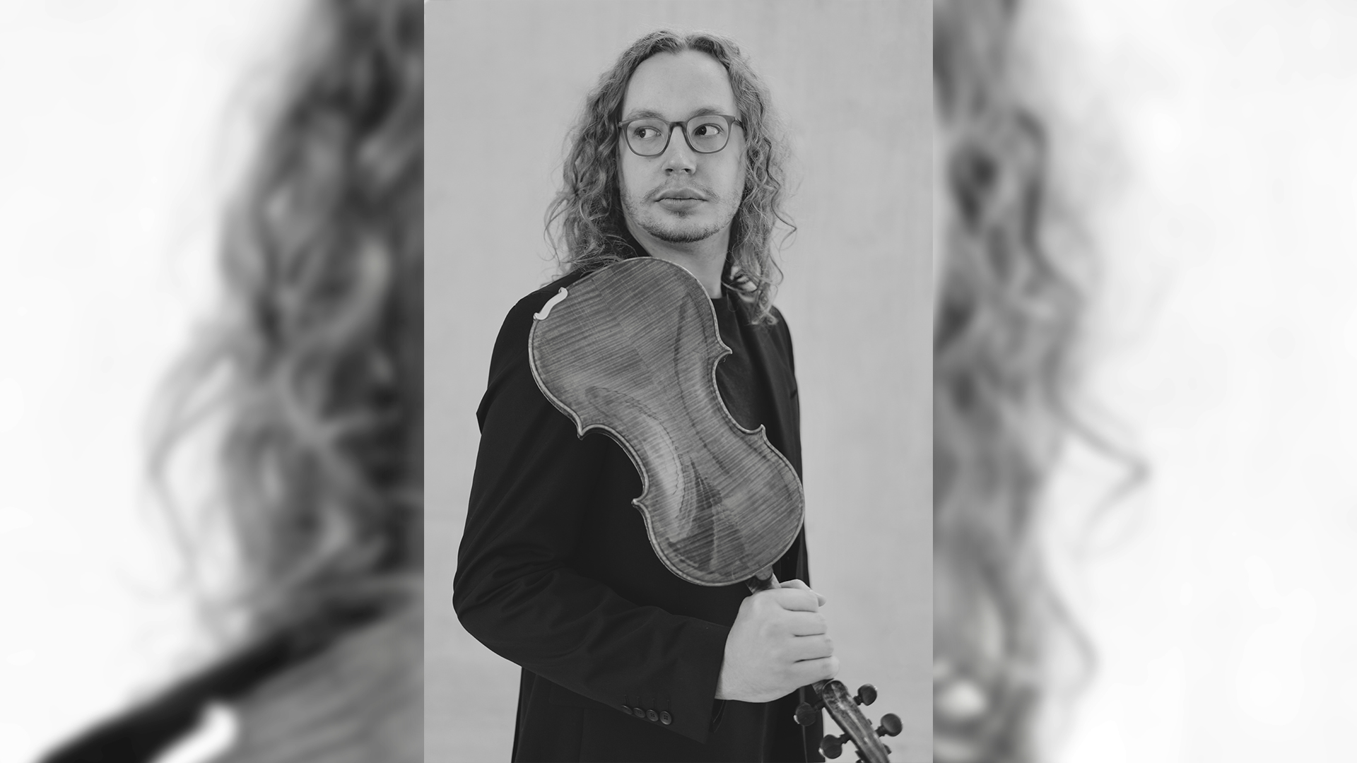 Tim de Vries is in soan fan de Fryske skriuwer Abe de Vries