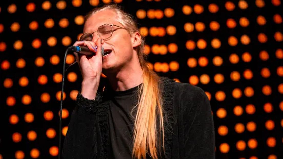 Zanger Scott Beekhuizen in Let's Talk About Sex