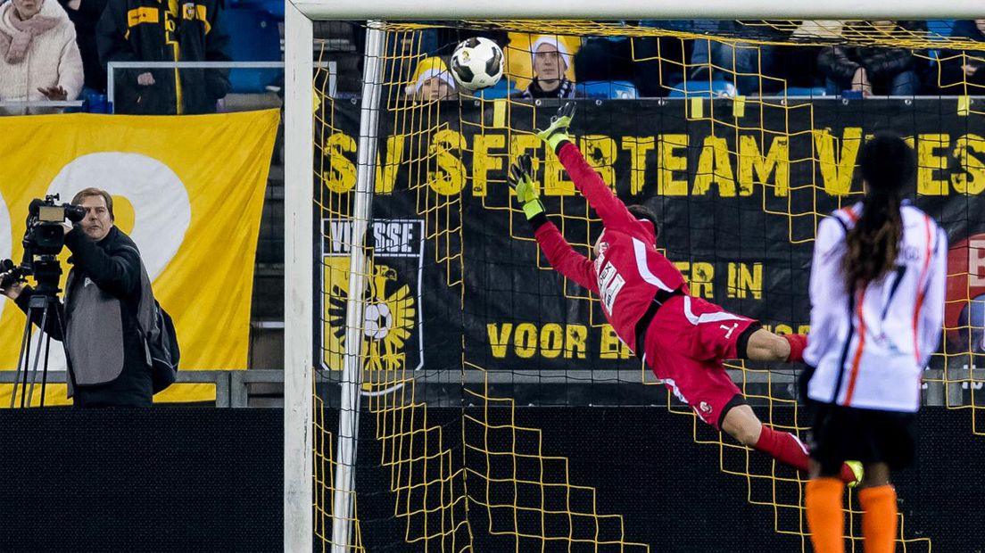 De 2-0 van Vitesse-speler Adnane Tighadouini vliegt binnen 