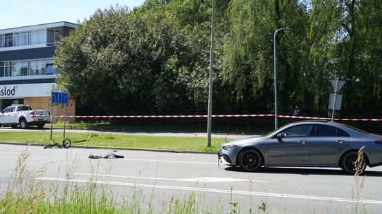 Jonge fietser zwaargewond door aanrijding in Emmen. Jonge fietser zwaargewond door aanrijding in Emmen.