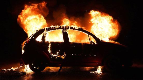 Brand door vuurwerk • minderjarige jongen aangereden. Brand door vuurwerk • minderjarige jongen aangereden.