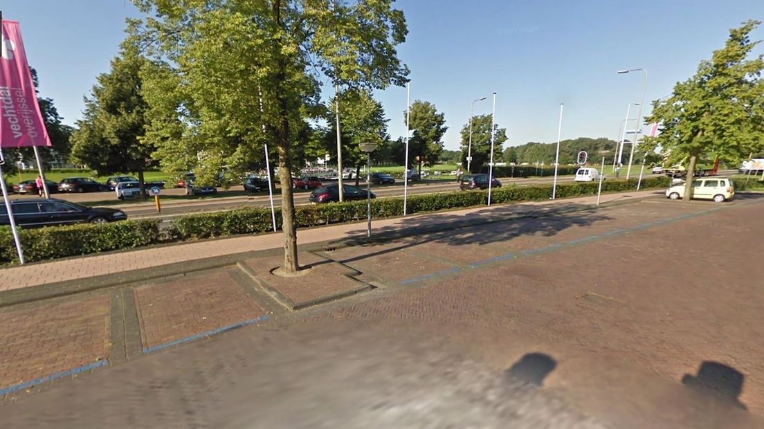 Parkeerplaatsen moeten weg