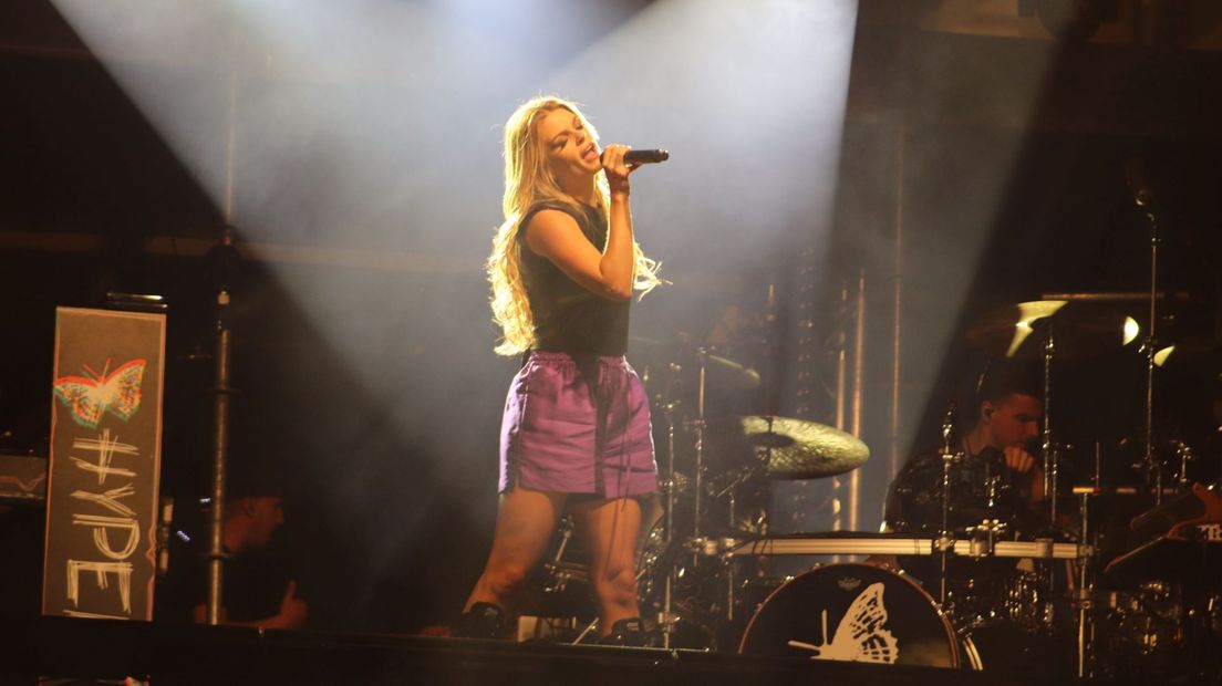 Davina Michelle sloot de show af.