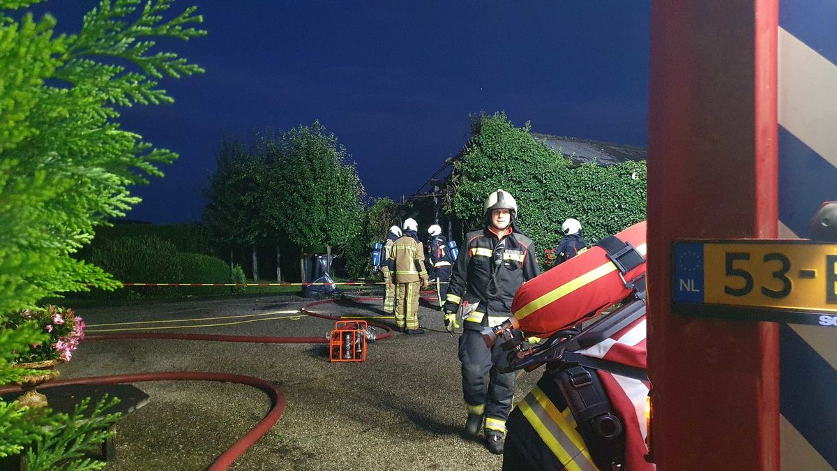 Schuur in brand in Zwiggelte
