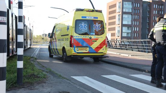 Kind gewond na aanrijding met tram. Kind gewond na aanrijding met tram.