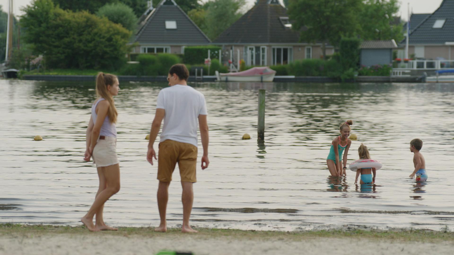 Familie Kuznetsov, op een zomerdag in Earnewâld