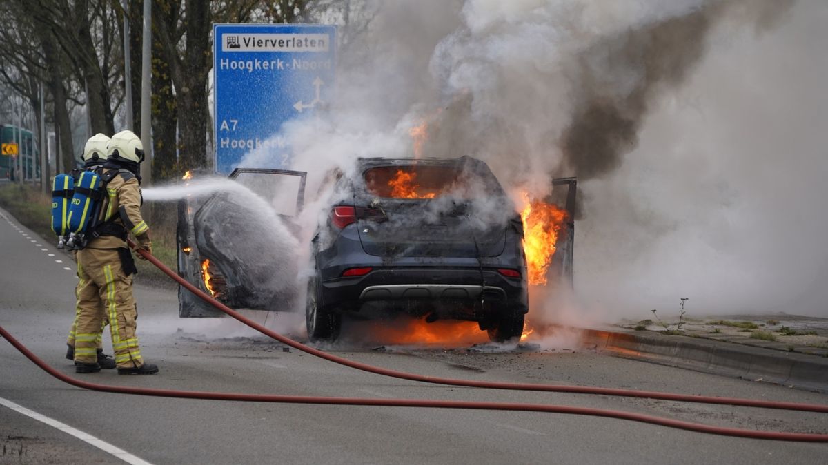 112-nieuws: Auto in lichterlaaie op Hoendiep in Groningen • Arrestatieteam ingezet na melding over v