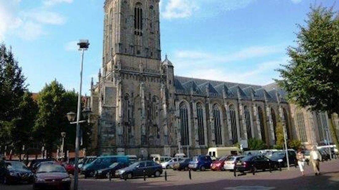 Parkeerplaats bij Grote Kerkhof in Deventer