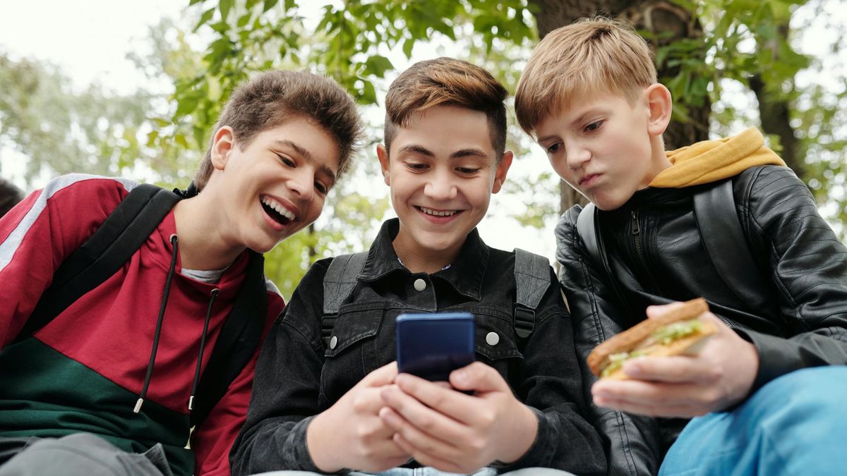 Arnhemse scholen: geef je kind zo laat mogelijk een smartphone