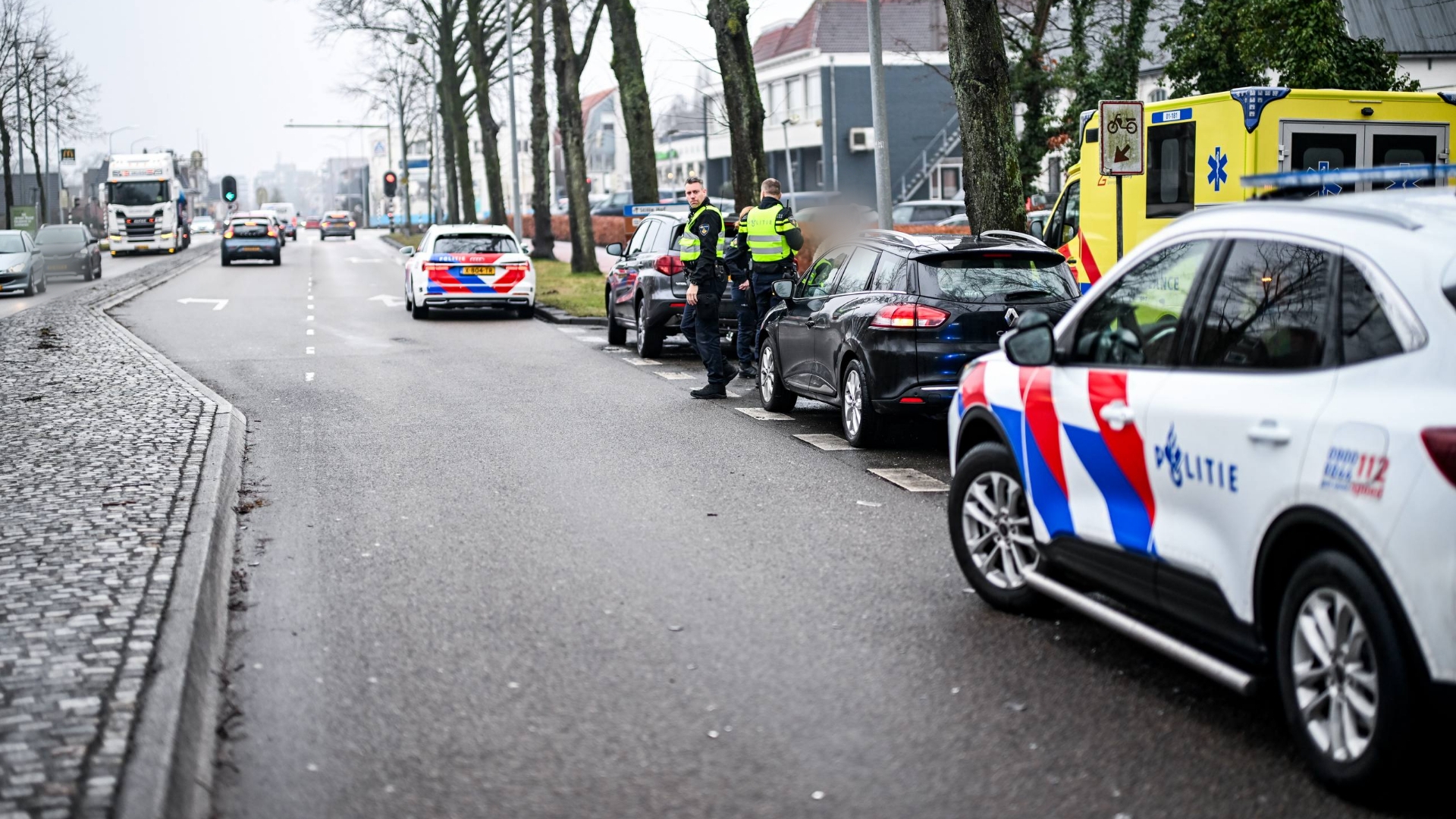 112-nieuws: Kop-staartbotsing in Hoogezand • Automobilist betrapt op rijden zonder geldig rijbewijs