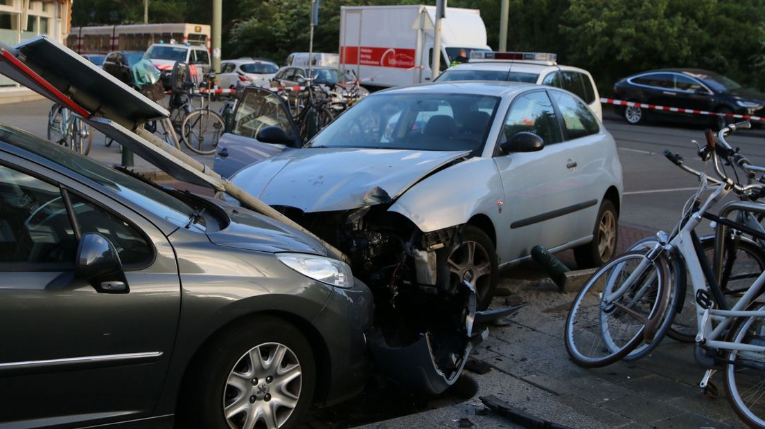 De man kwam uiteindelijk tot stilstand tegen een geparkeerde auto