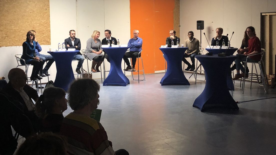 Het verkiezingsdebat was in het informatiecentrum over de aanpak van de Oosterhamrikzone